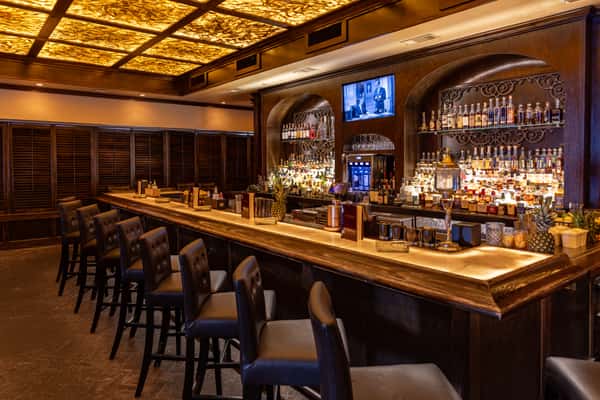 bar